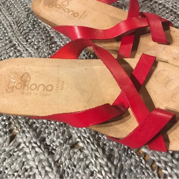 Yokono sandals/size 9/ red - Picture 5 of 7